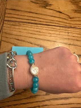 NWOT T. Jazelle - Turquoise Beaded Bracelet with Pearl Accent - Women's Jewelry